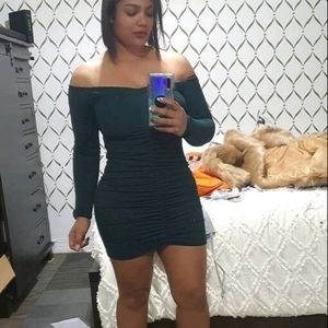 Vestido Ajustado de Hombros descubiertos